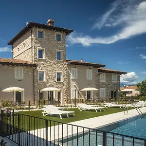 Relais Madergnago Gardapartments Appartement Desenzano del Garda